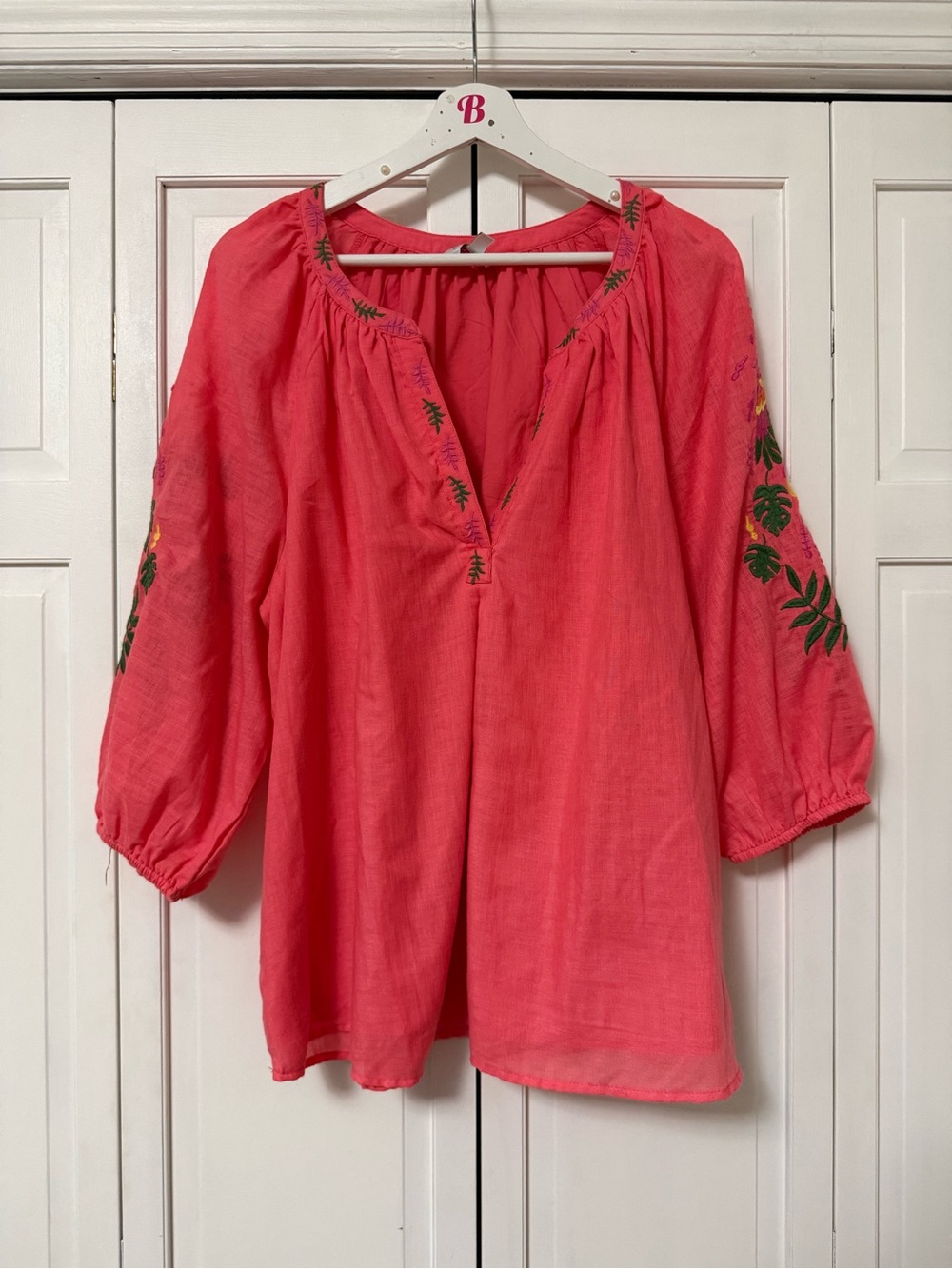 Crown & Ivy Coral Embroidered Peasant Blouse Parrot Tropical Birds 3/4 Sleeve 1X - Picture 2 of 8